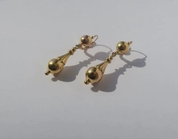 Boucles d'oreilles Boucles d’oreilles dormeuses pendantes fuseaux en or 18 carats 58 Facettes
