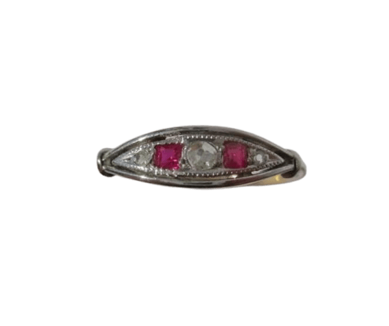 Bague 50.5 Bague jarretière Art déco en or jaune, platine, diamants et rubis 58 Facettes