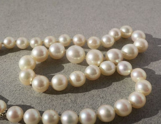 Collier Collier ras du cou Akoya - Perles de culture et fermoir en or blanc 18 carats diamants 58 Facettes