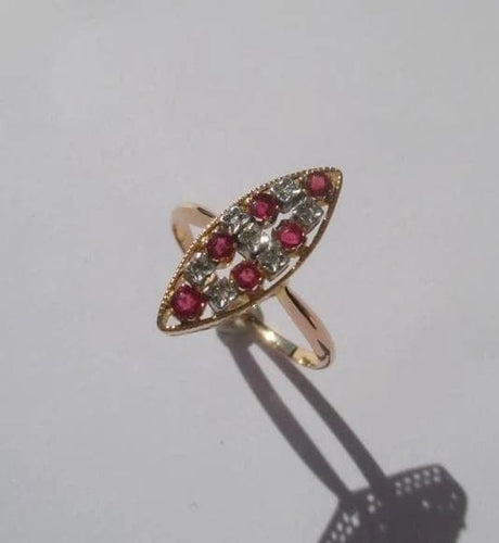 Bague 55 Marquise XIXe - Bague en or rose, platine, diamants et rubis 58 Facettes