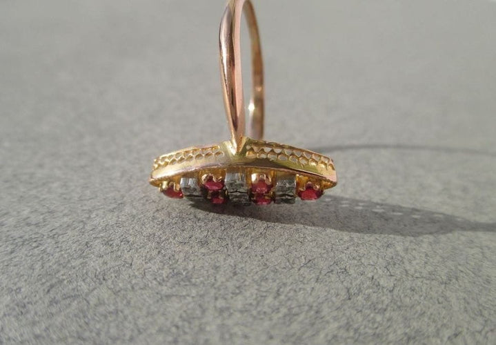 Bague 55 Marquise XIXe - Bague en or rose, platine, diamants et rubis 58 Facettes