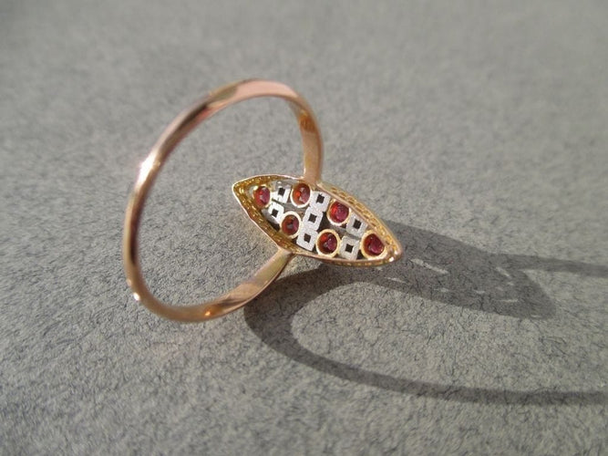 Bague 55 Marquise XIXe - Bague en or rose, platine, diamants et rubis 58 Facettes