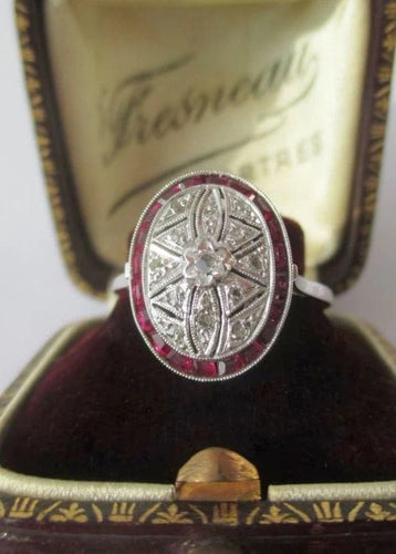 Bague 57 Art Déco - Bague en or blanc, diamants et rubis 58 Facettes