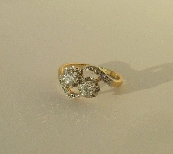 Bague 51.5 Bague Toi et Moi ancienne en or jaune, platine et diamants 58 Facettes