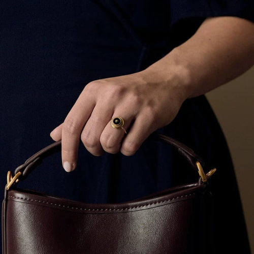 Bague 56 Bague vintage en or jaune 18K et onyx 58 Facettes