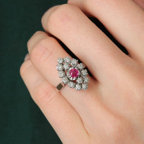 Bague 50 Bague marquise en or blanc 18K avec diamants et pierre rose 58 Facettes P3L14