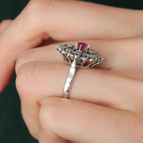 Bague 50 Bague marquise en or blanc 18K avec diamants et pierre rose 58 Facettes P3L14