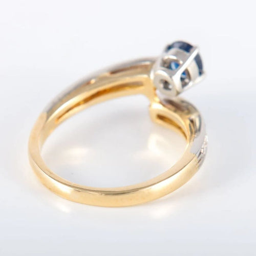 Bague 55 Bague saphir ovale et diamants en or jaune 18 carats et platine 58 Facettes