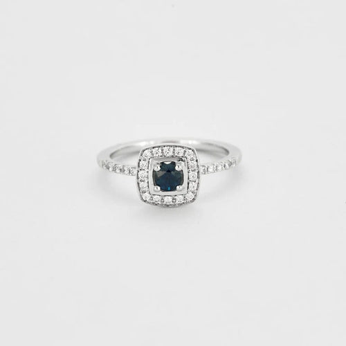 Bague 53 Bague - Solitaire entourage en or blanc avec saphir et diamants 58 Facettes