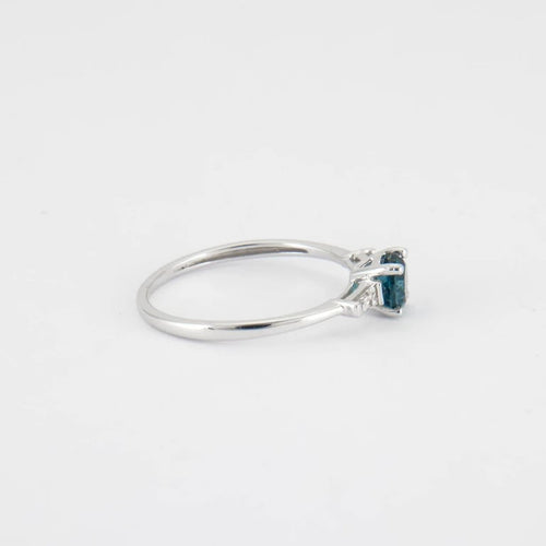 Bague 54 Bague solitaire en or blanc 18 carats avec topaze London Blue et diamants 58 Facettes