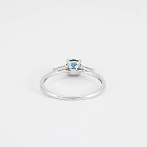 Bague 54 Bague solitaire en or blanc 18 carats avec topaze London Blue et diamants 58 Facettes