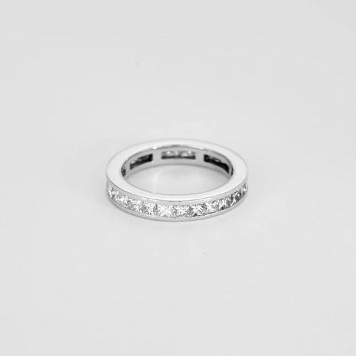 Bague 52 Alliance tour complet diamants taille princesse en or blanc 18K 58 Facettes