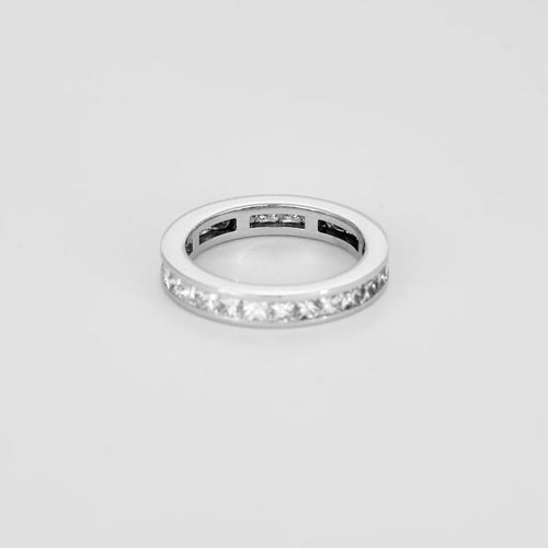 Bague 52 Alliance tour complet diamants taille princesse en or blanc 18K 58 Facettes