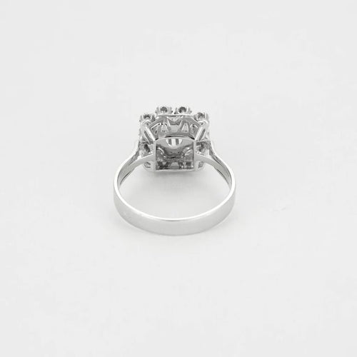 Bague 52 Bague ancienne motif carré en or blanc et diamants 58 Facettes