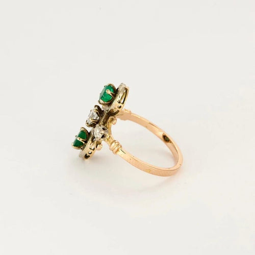 Bague 52 Bague ancienne en or rose et or blanc avec diamants et émeraudes 58 Facettes
