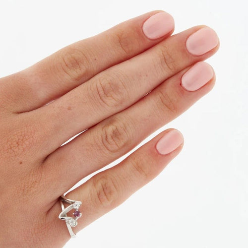 Bague 47 Bague en or blanc 18 carats avec rubis et diamants 58 Facettes REF 1053/16