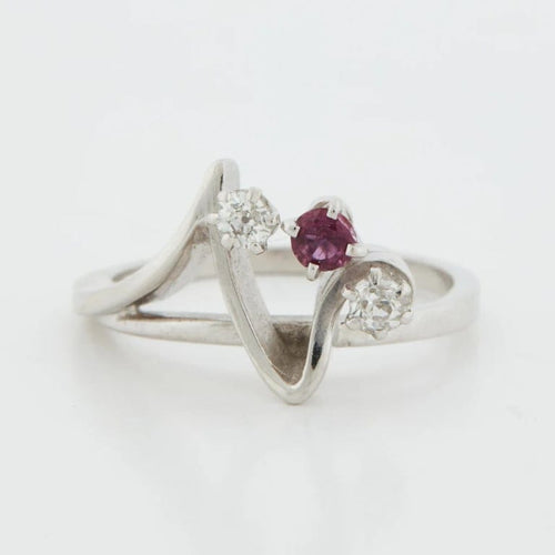Bague 47 Bague en or blanc 18 carats avec rubis et diamants 58 Facettes REF 1053/16