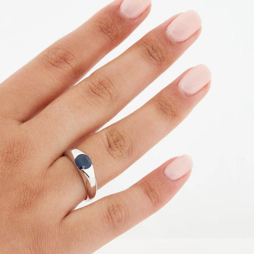 Bague 55 Bague en or blanc 18 carats sertie d’un saphir 0,60 ct 58 Facettes RÉF 3204/12