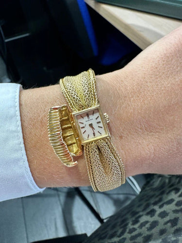 Montre Blancpain - Montre mystérieuse en or jaune et diamant 58 Facettes 1.0000191/1