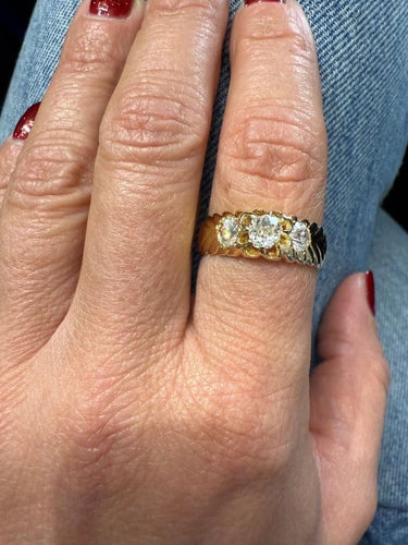 Bague 63 Bague vintage en or jaune 18 carats et diamants (1970) 58 Facettes 1.0000378/3