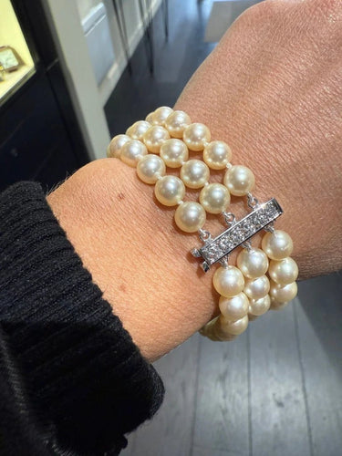 Bracelet Bracelet perles de culture en or blanc 18 carats et diamants 58 Facettes 1.0000585/1