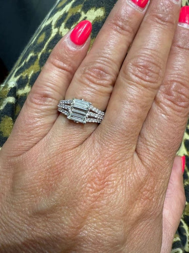 Bague 54 Bague en or blanc 18 carats sertie de diamants baguette 58 Facettes 1.0000666/1