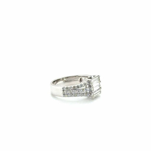 Bague 54 Bague en or blanc 18 carats sertie de diamants baguette 58 Facettes 1.0000666/1