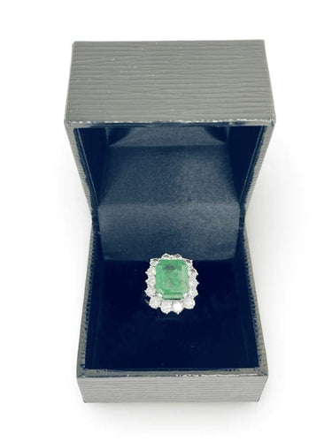 Bague 52 Bague en or jaune 18K avec émeraude 6,80 ct et diamants 58 Facettes 00021101