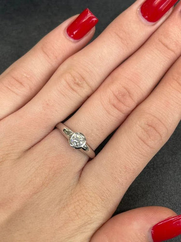 Bague 53 Bague solitaire en or blanc 18K et diamant 0,50 ct 58 Facettes 00006301