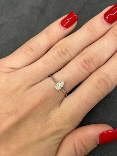 Bague 53 Bague solitaire en platine 950 avec diamant poire 0,45 ct 58 Facettes 00011101