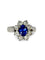 Bague 55 Bague marguerite en or blanc 18K, saphir 1,62 ct et diamants 1,30 ct 58 Facettes 00081701