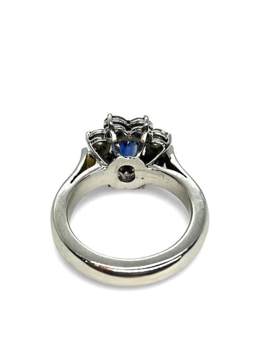 Bague 55 Bague marguerite en or blanc 18K, saphir 1,62 ct et diamants 1,30 ct 58 Facettes 00081701