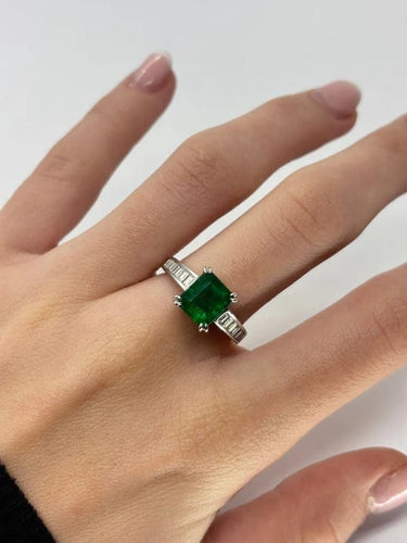 Bague 54.5 Bague en or blanc 18K avec émeraude 3 ct et diamants 0,48 ct 58 Facettes 1289