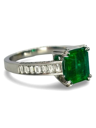 Bague 54.5 Bague en or blanc 18K avec émeraude 3 ct et diamants 0,48 ct 58 Facettes 1289