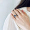 Bague 50 Bague marguerite en or blanc et platine, saphir non chauffé et diamants 58 Facettes LMB-315