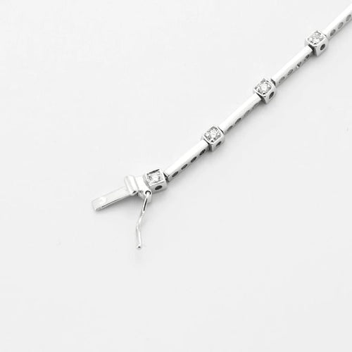 Bracelet Bracelet maillons rectangulaires en or blanc 18K et diamants 58 Facettes LMB-65