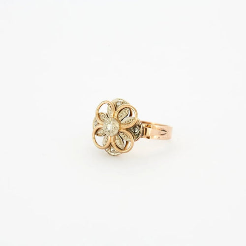 Bague 52 Bague fleur vintage en or jaune et blanc 18K et diamants 58 Facettes