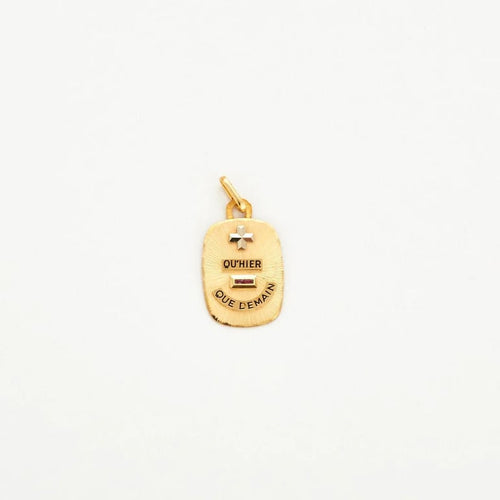 Pendentif Augis - Médaille d’amour rectangulaire en or jaune 18K 58 Facettes