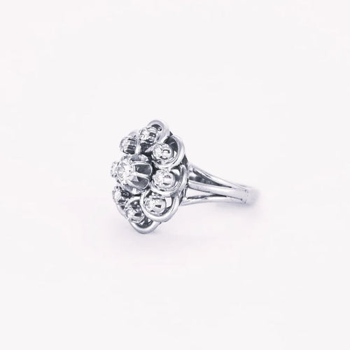 Bague 49 Bague pompadour sertie de diamants en or blanc et platine 58 Facettes