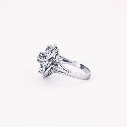 Bague 49 Bague pompadour sertie de diamants en or blanc et platine 58 Facettes