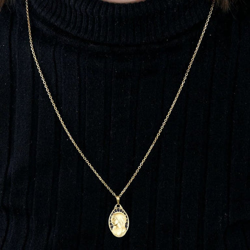 Pendentif Emile Dropsy - Médaille Vierge ovale en or jaune et émail plique-à-jour 58 Facettes