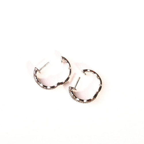 Boucles d'oreilles Boucles d'oreilles créoles en or blanc 18K pavées de diamants et diamants noirs 58 Facettes