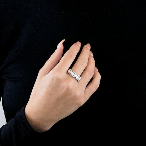 Bague 56 Chanel Ultra - Bague en or blanc 18k, céramique et diamants 58 Facettes