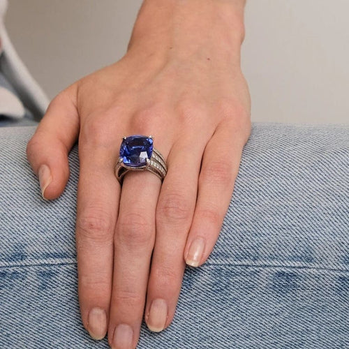 Bague 53 Bague en or gris 750 avec tanzanite et diamants 58 Facettes