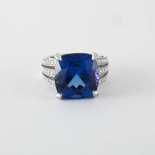 Bague 53 Bague en or gris 750 avec tanzanite et diamants 58 Facettes