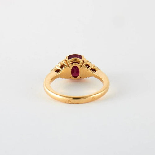Bague 57.5 Bague en or jaune 750 avec rubis birman et diamants 58 Facettes