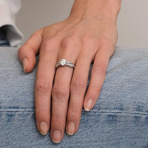 Bague 54 Bague tulipe en or gris 750 et diamants 58 Facettes