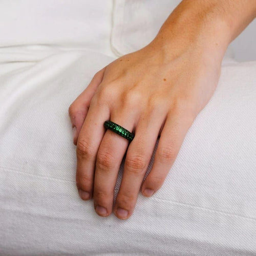 Bague 55 Bague jonc en or gris 18K pavée de tsavorites 58 Facettes 2.132