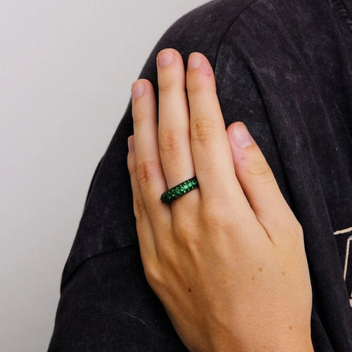 Bague 55 Bague jonc en or gris 18K pavée de tsavorites 58 Facettes 2.132
