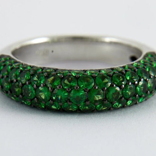 Bague 55 Bague jonc en or gris 18K pavée de tsavorites 58 Facettes 2.132